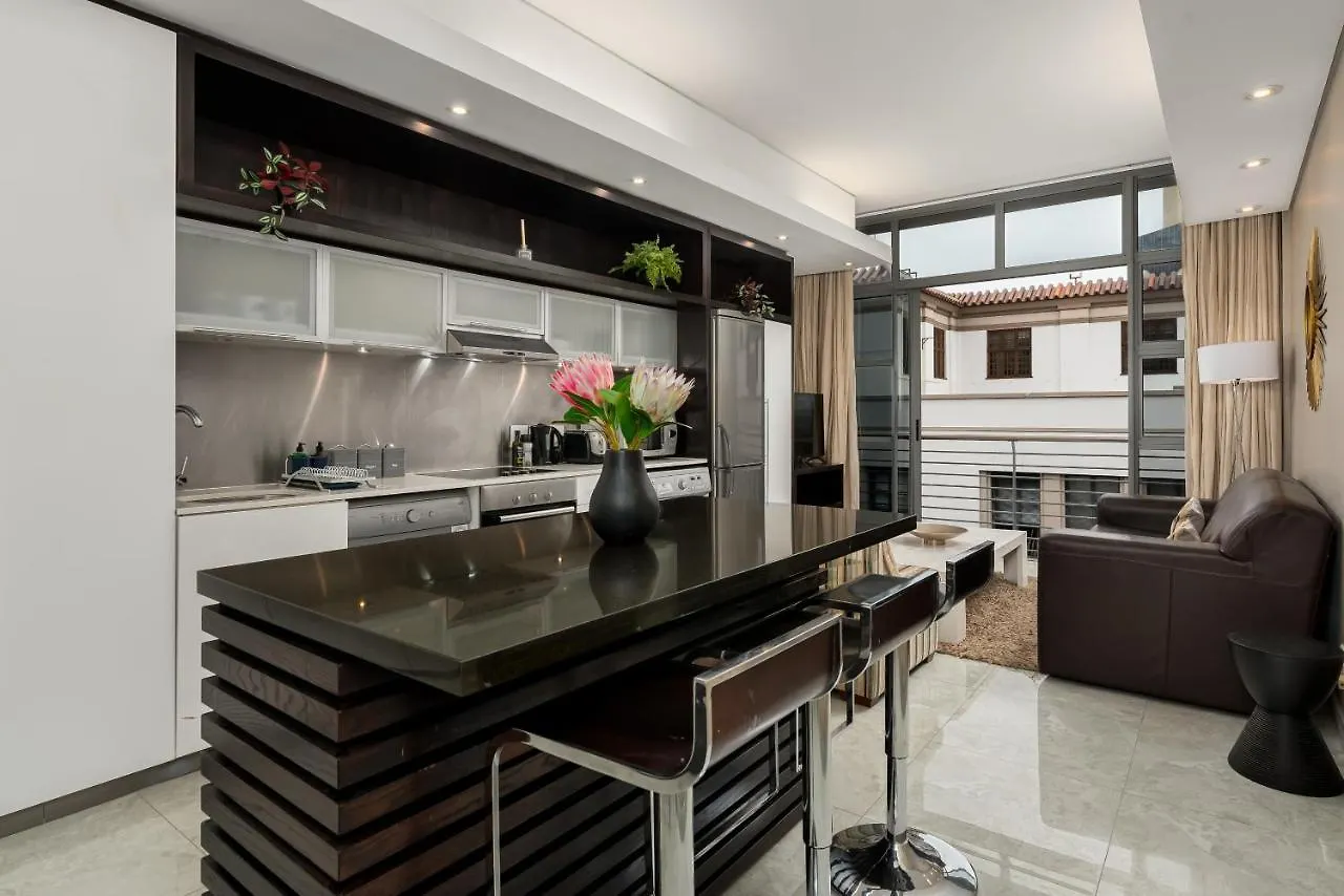Modern Studio With Pool, Parking And King Bed In Historic Cape Town City Centre 0*,  Afrique du Sud