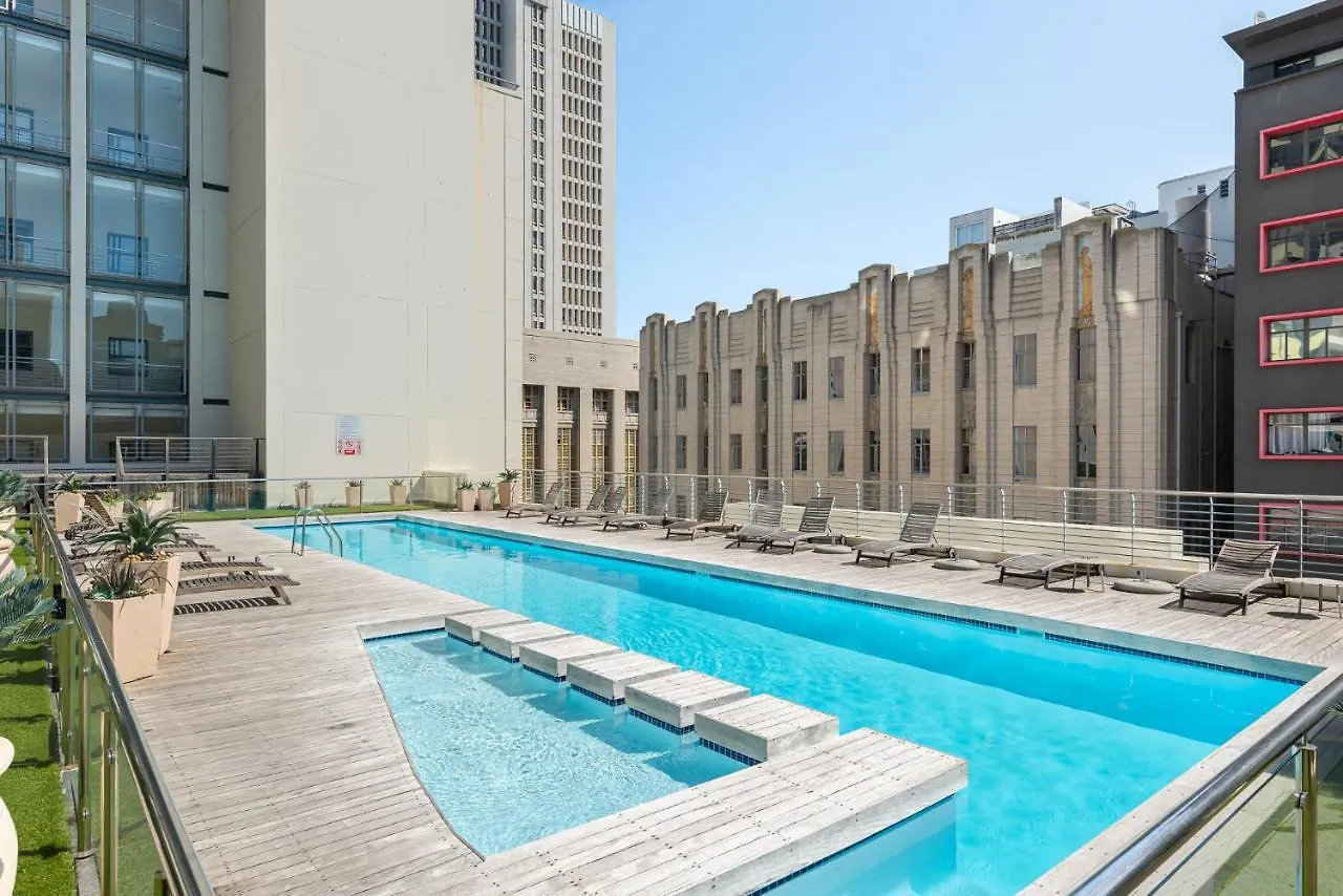Appartement Modern Studio With Pool, Parking And King Bed In Historic Cape Town City Centre