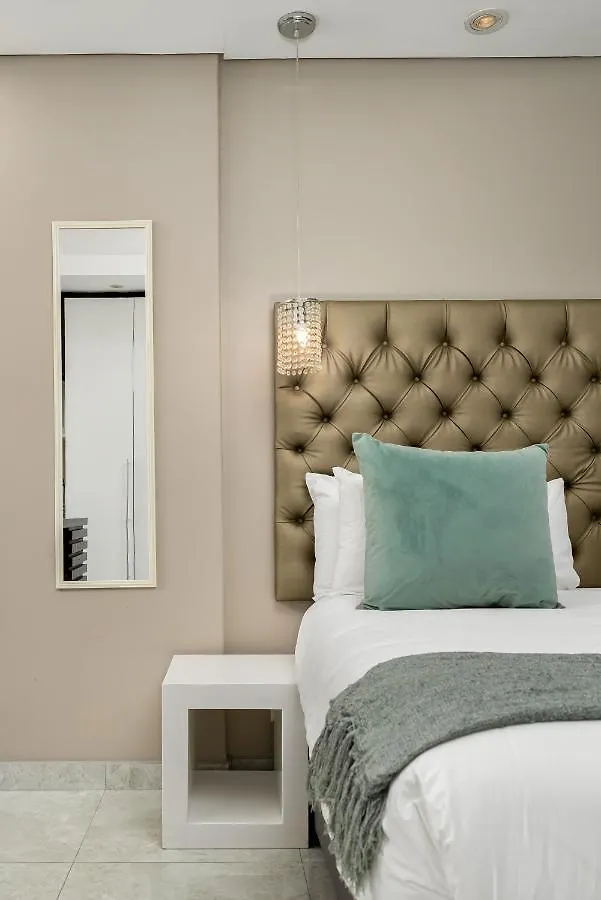 Διαμέρισμα Modern Studio With Pool, Parking And King Bed In Historic Cape Town City Centre